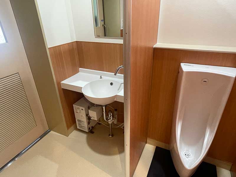 事務所トイレリニューアルその1 完成